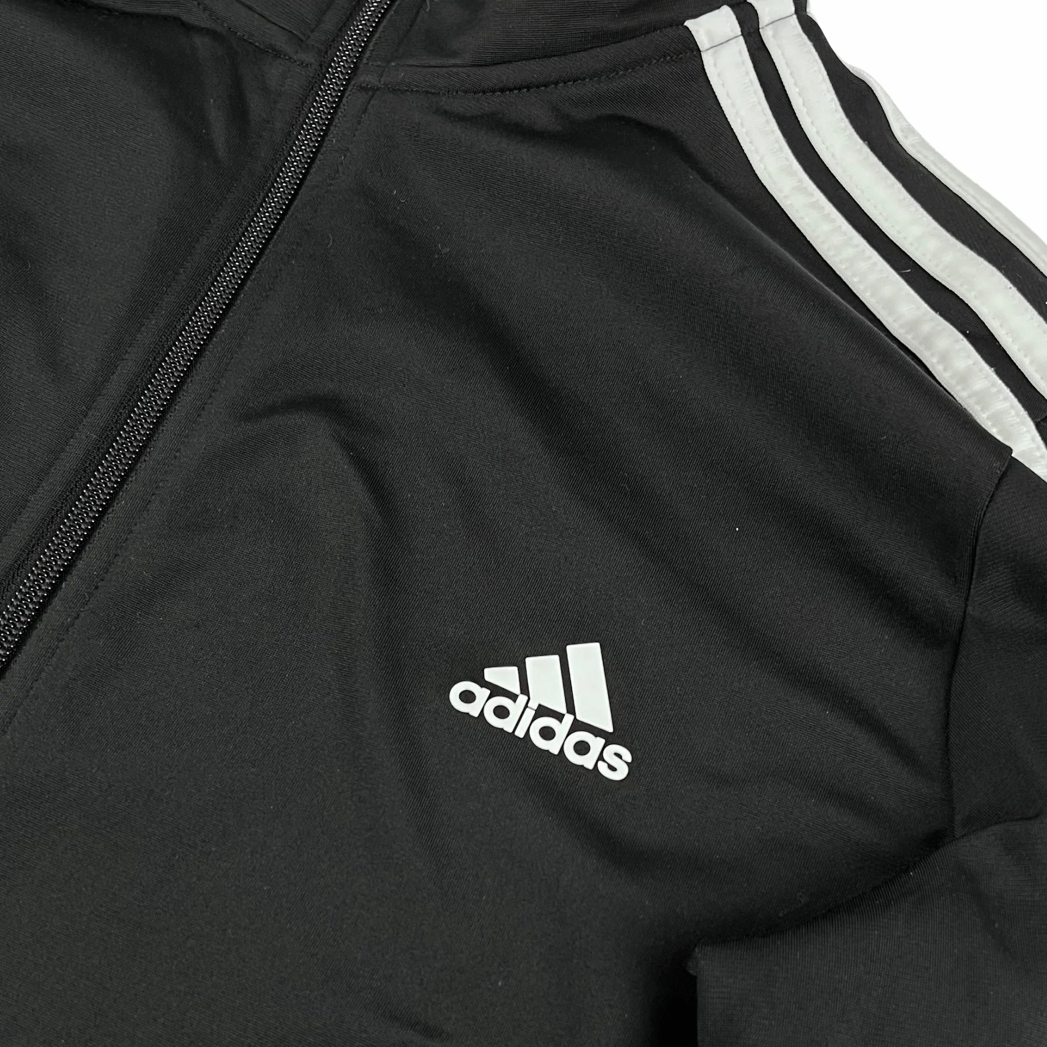 Schwarze Adidas Trainingsjacke Vintage 2000er mit weißen Streifen und Reißverschluss