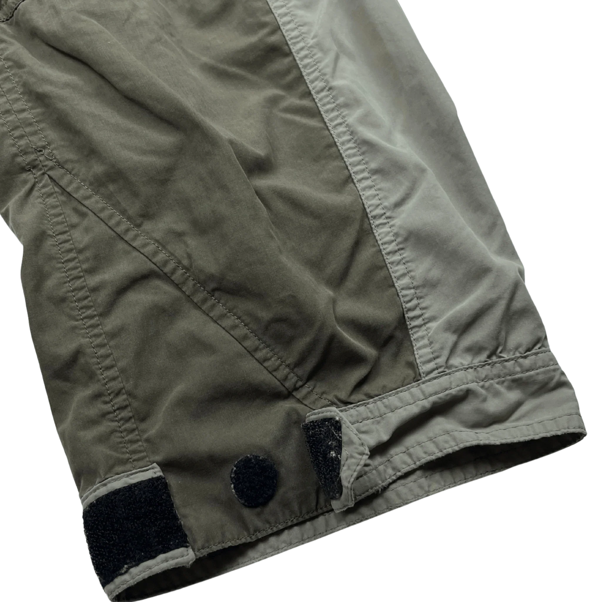 Kickvault Premium Vintage Sporthose Herren aus robustem Material mit verstellbarem Klettverschluss an den Beinen