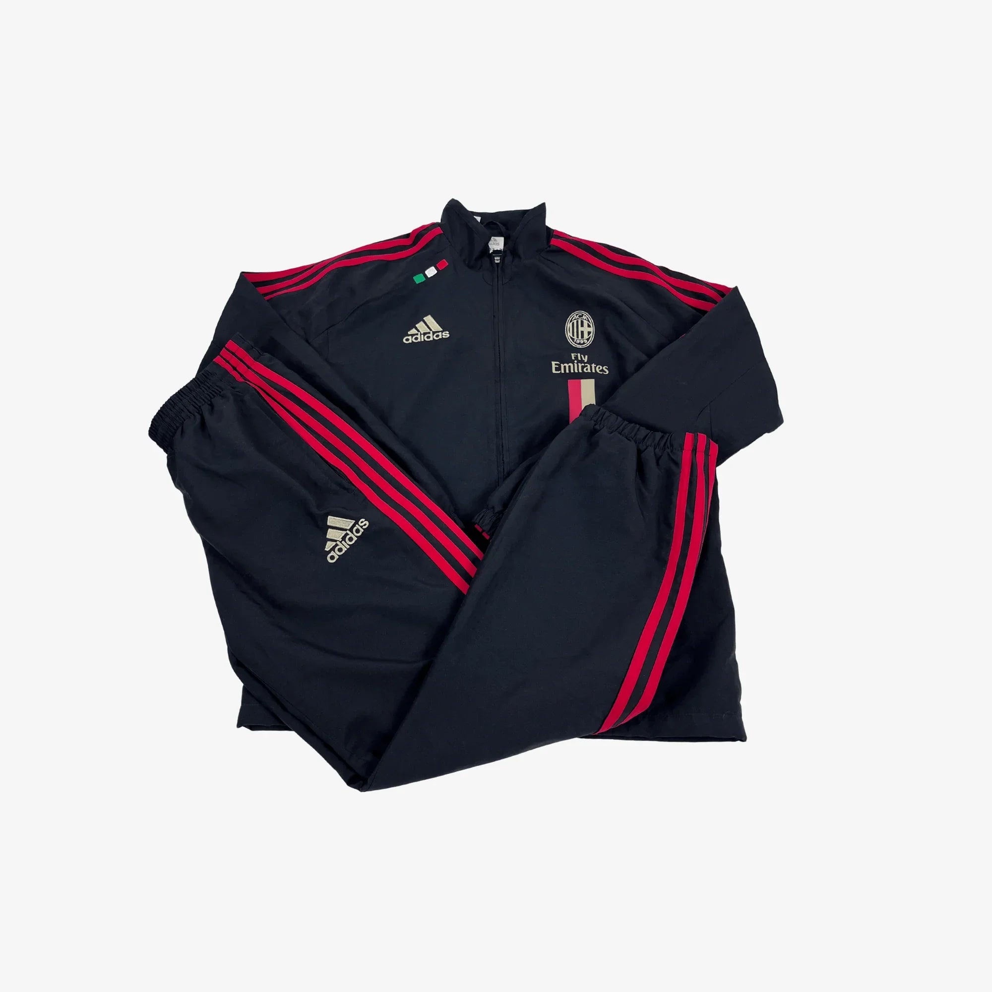 Vintage Adidas Trainingsanzüge dunkelblau mit roten Streifen, Jacke und Hose flach liegend mit Logos