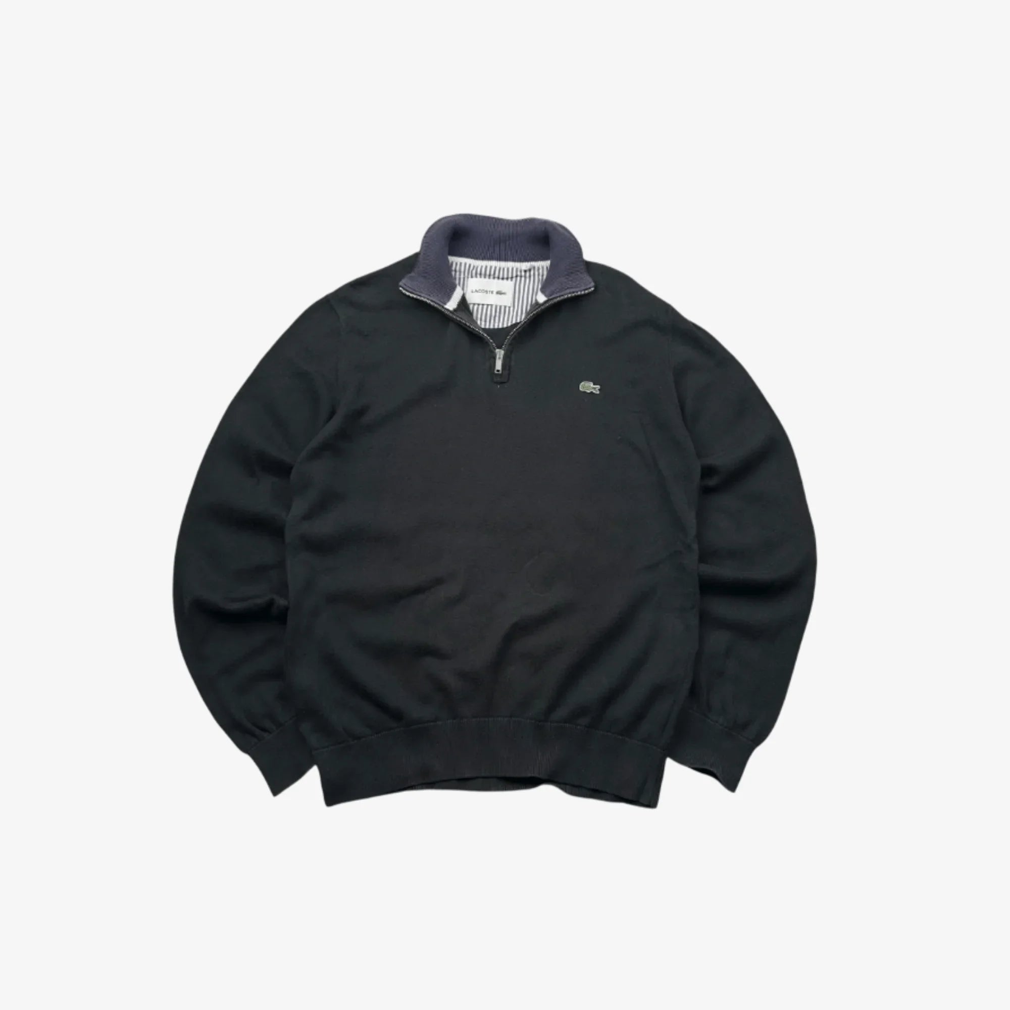 Vintage Kollektion mit hoodies und schwarzem Lacoste Halfzip Pullover im oversized Stil, bequem und tragbar