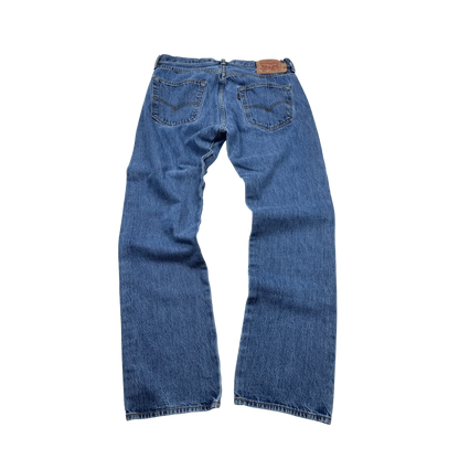 Kickvault Levi’s 501 Vintage Jeans vitnage 90‘s in blau, Rückansicht mit Taschen und Lederpatch