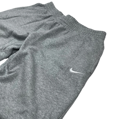 Nike Jogginghose grau baggy bequem von Kickvault mit elastischem Bund und Logo auf der Seite