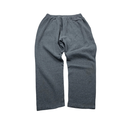 Kickvault Nike Jogginghose grau aus weichem Material mit elastischem Bund und Taschen