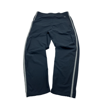 Kickvault Nike Jogginghose schwarz Damen S mit grauen seitlichen Streifen aus weichem Material