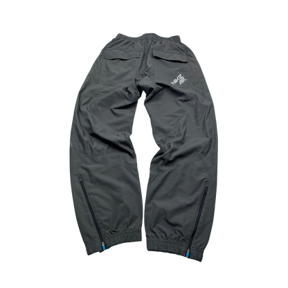 Nike Trackpants Vintage hellblauer swoosh schwarze Jogginghose mit Reißverschlüssen am Beinende