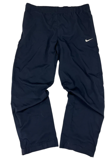 Vintage Nike Trackpants black open leg white swoosh in schwarzer Farbe mit weißem Nike-Logo